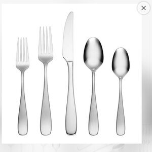 NIB Oneida Stainless Steel 45-Piece Flatware Place Setting - Silver